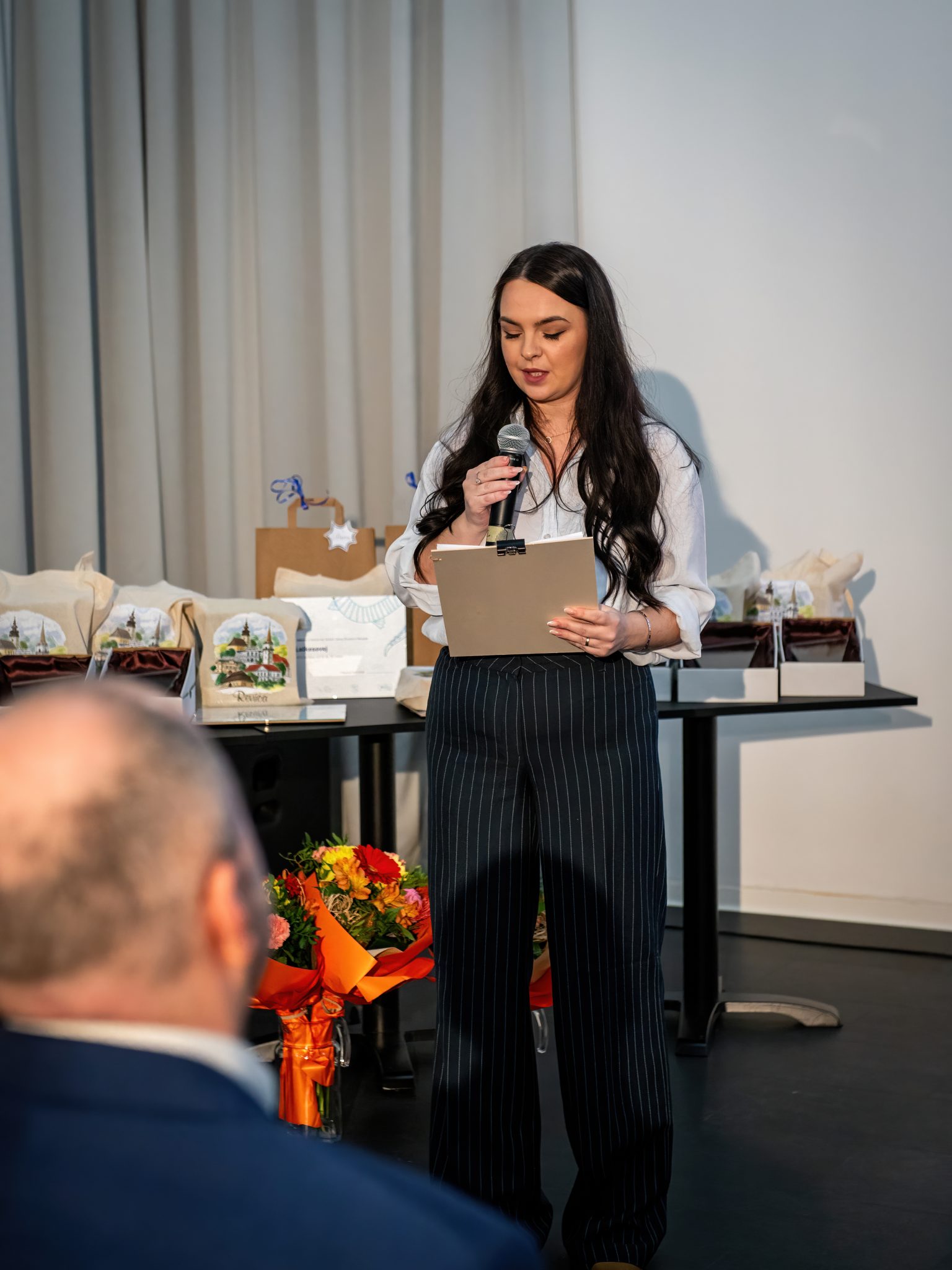 Katarína Goffová — vedúca manažérka kultúrno-kreatívneho centra Litterra — reprezentujúca partnerov Ceny Gustáva Reussa v Revúcej