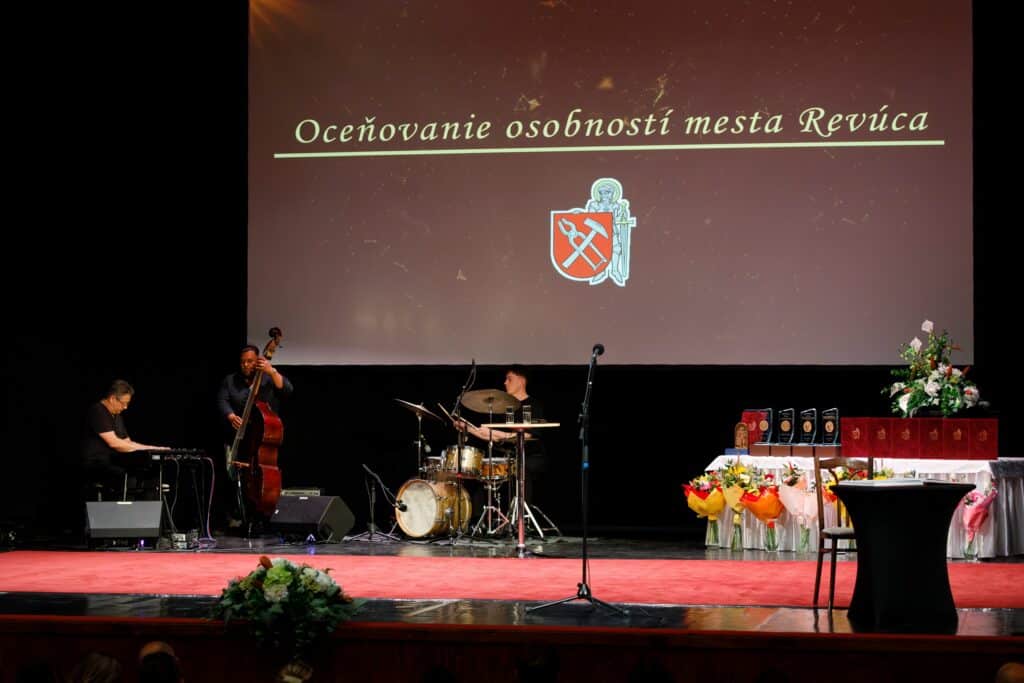 Slávnostný večer oceňovania osobností mesta Revúca 2026 — zdravotníci, športovci a kultúrni pracovníci